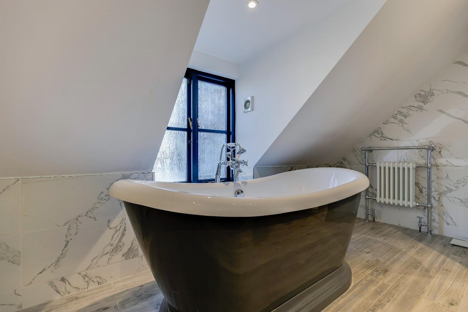 Ty Uchaf, Moulton, Nr Llancarfan, Vale of Glamorgan, CF62 3AB